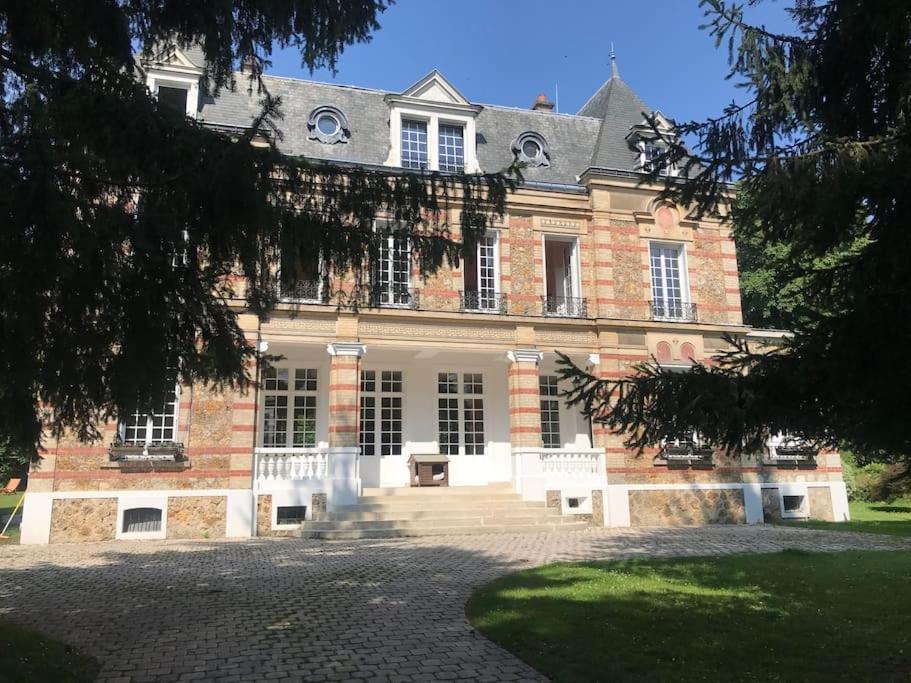 Garches Appartement De 100M2 Dans Un Parc A 20 Mn Du Centre De Paris מראה חיצוני תמונה